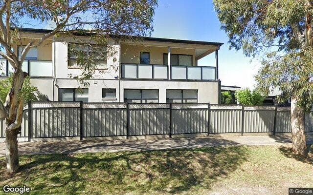 31 Cottage Boulevard