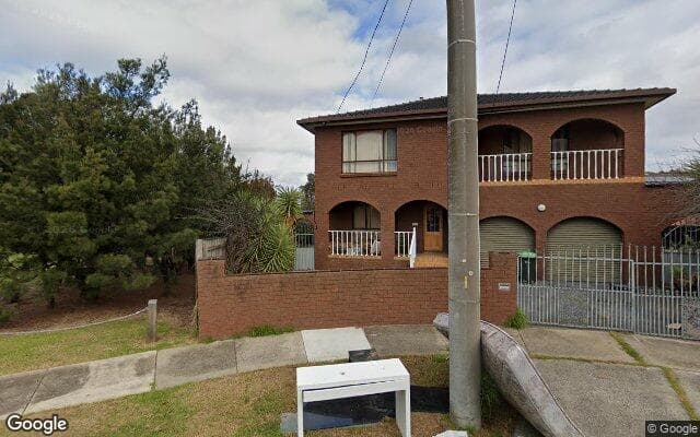 2 Chantal Close